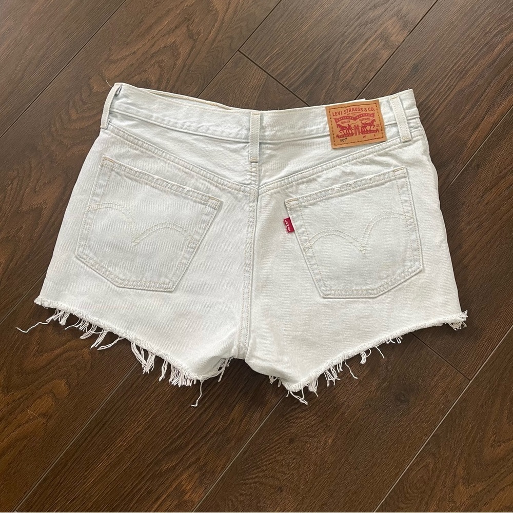 Levi’s 501 light blue wash denim 29